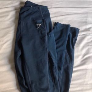 Gym shark leggings